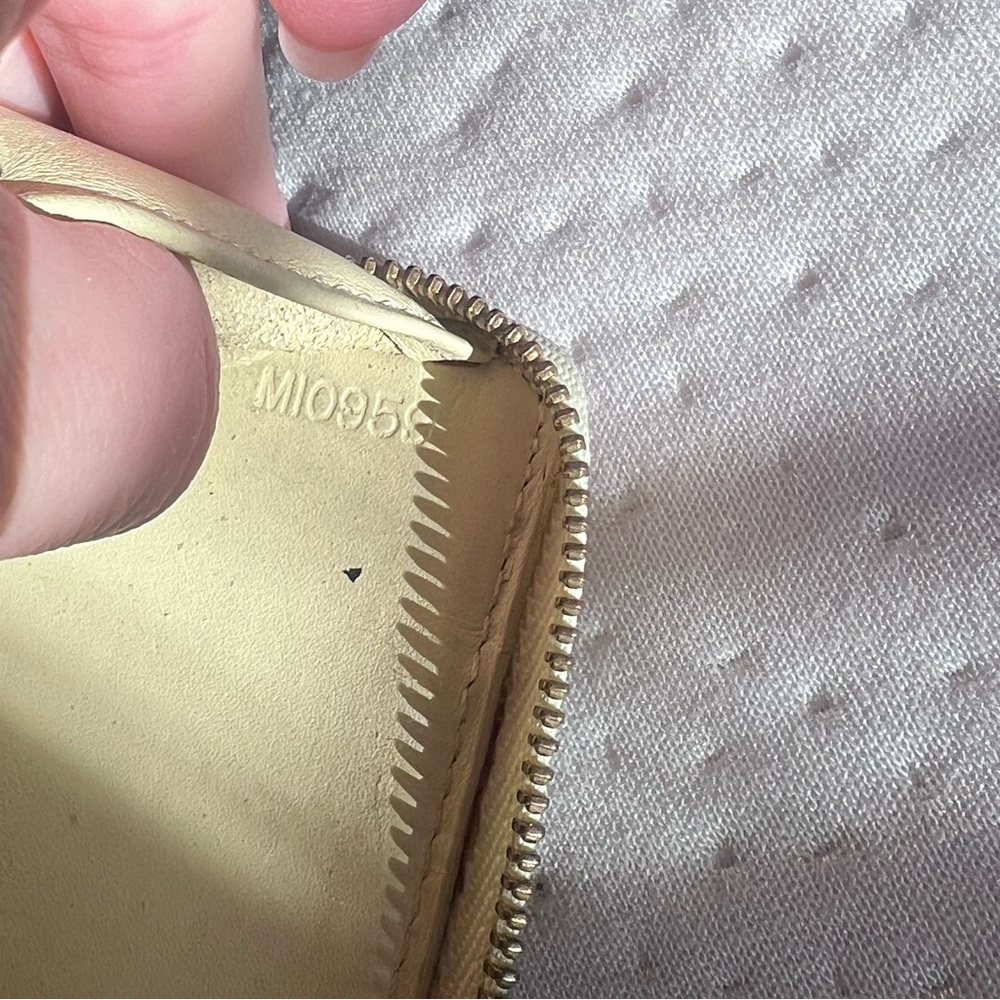 Louis Vuitton Vernis Bloom Wallet Yellow MI0959 - Picture 10 of 10